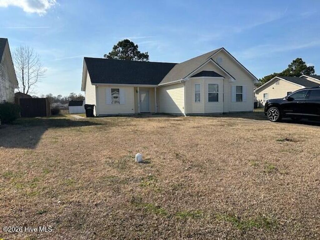 Photo of 1003 Sundown Drive, Elizabeth City, NC 27909 (MLS # 100557989)