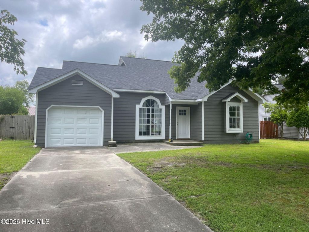 Photo of 107 Honey Tree Court, Midway Park, NC 28544 (MLS # 100573470)