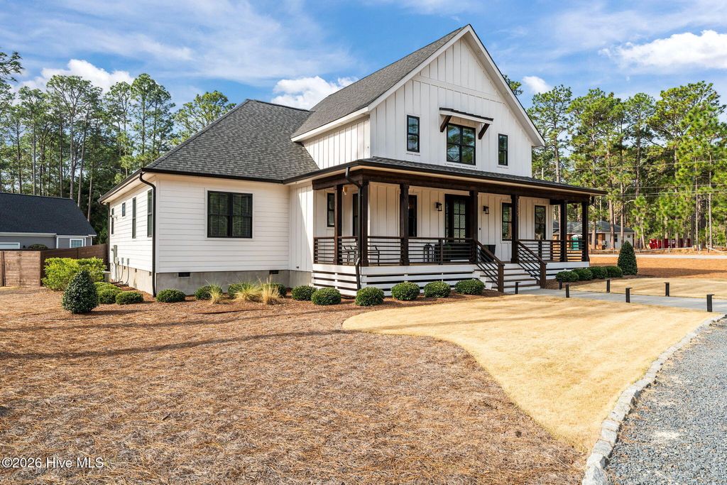 Photo of 175 Longleaf Road, Southern Pines, NC 28387 (MLS # 100559782)
