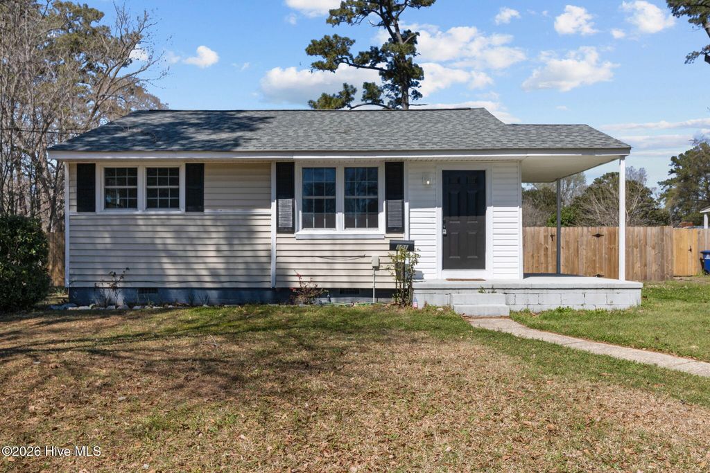 Photo of 101 Robin Road, Jacksonville, NC 28540 (MLS # 100561067)