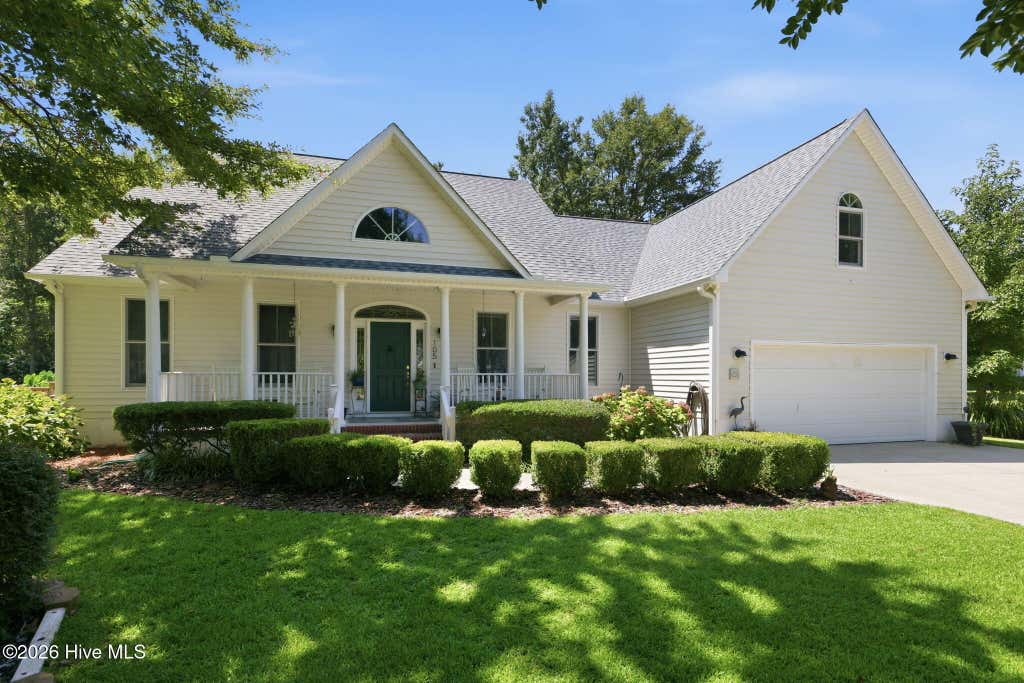 Photo of 105 Travis Drive, Beaufort, NC 28516 (MLS # 100595708)