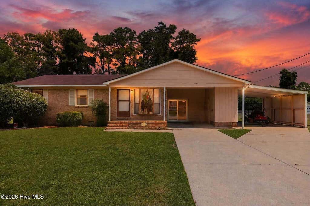 Photo of 11 Oxford Drive, Jacksonville, NC 28546 (MLS # 100591630)