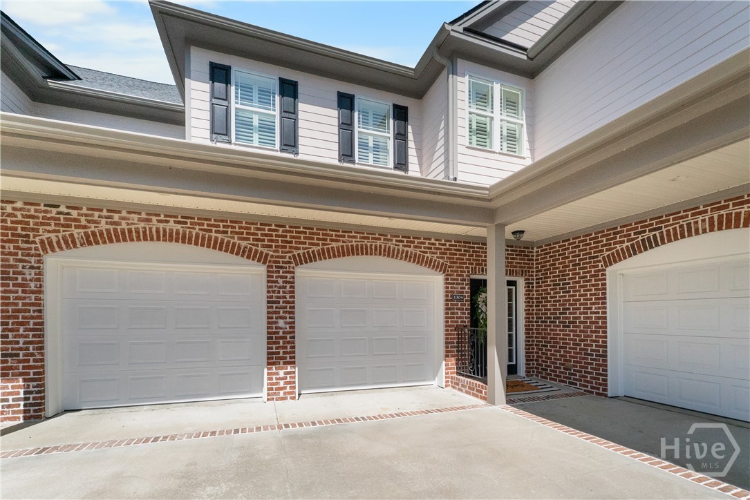 1304 River Oaks Drive 1304