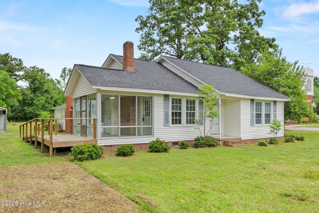 Photo of 523 Hallsboro Road S, Hallsboro, NC 28442 (MLS # 100571036)