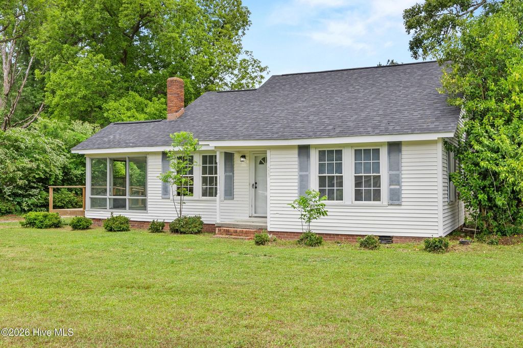 Photo of 523 Hallsboro Road S, Hallsboro, NC 28442 (MLS # 100571036)