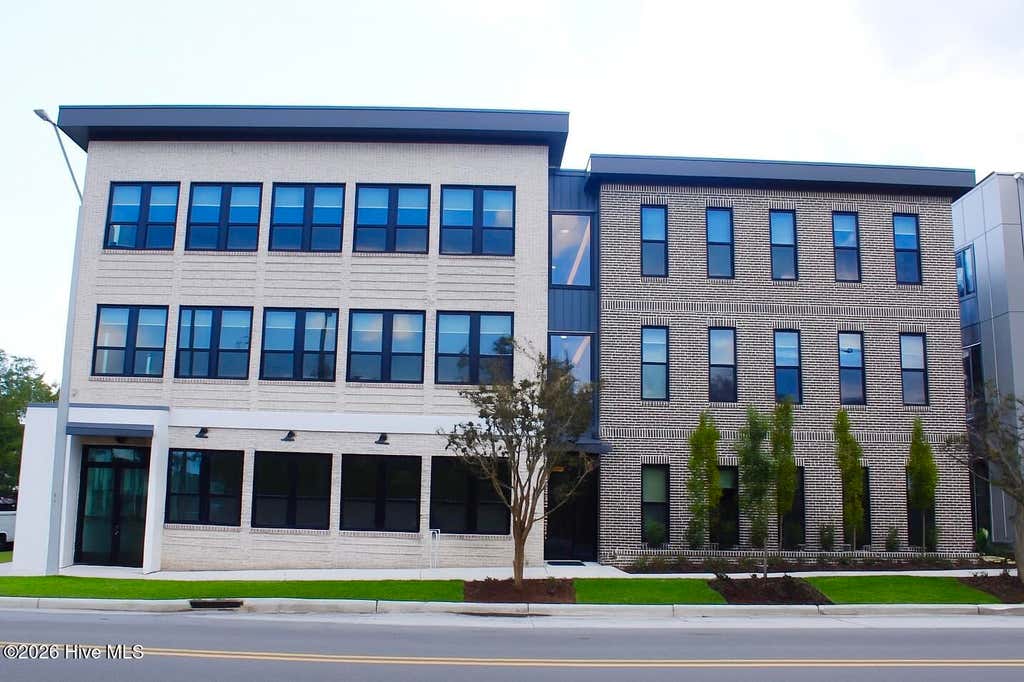 Photo of 1124 Castle Street #303, Wilmington, NC 28401 (MLS # 100595173)