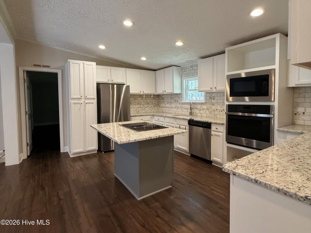 Photo of 206 Tierra Lane, West End, NC 27376 (MLS # 100591487)