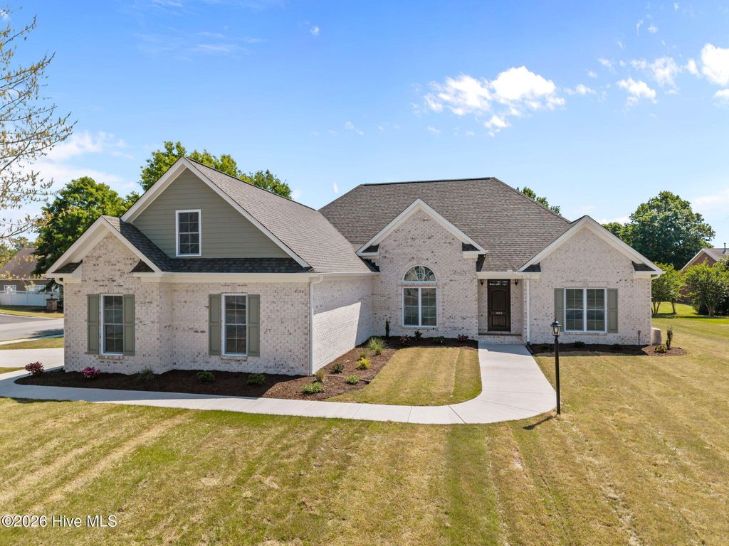 Photo of 404 Donald Drive, Winterville, NC 28590 (MLS # 100567957)
