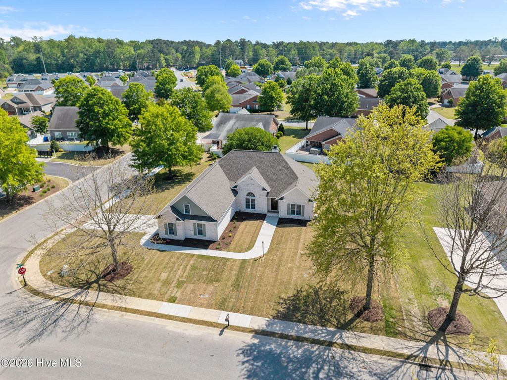 Photo of 404 Donald Drive, Winterville, NC 28590 (MLS # 100567957)