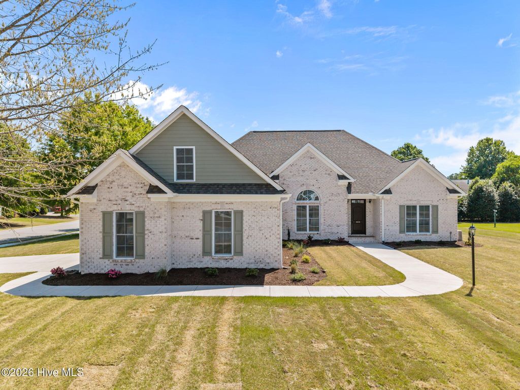 Photo of 404 Donald Drive, Winterville, NC 28590 (MLS # 100567957)