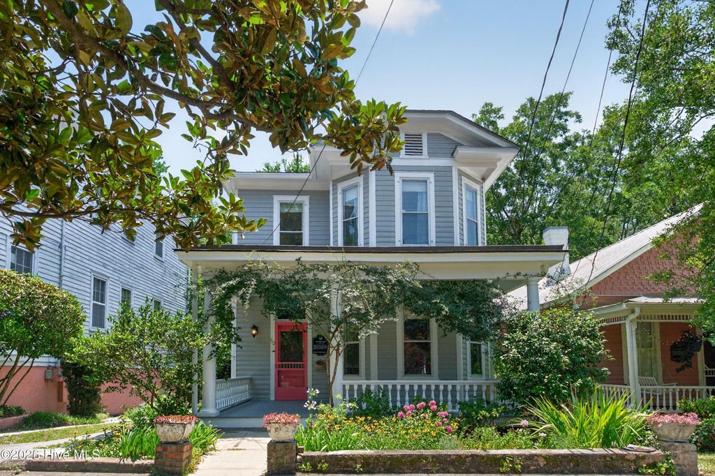 Photo of 112 Castle Street, Wilmington, NC 28401 (MLS # 100586448)