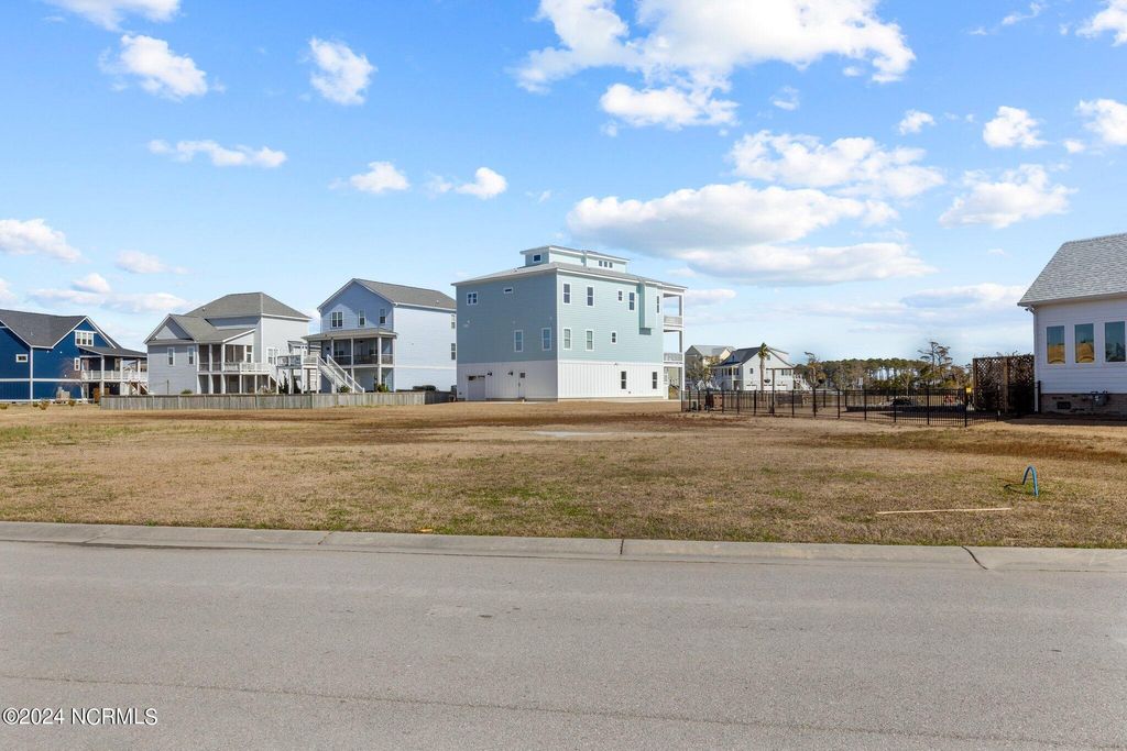 Photo of 1302 Fathom Way, Morehead City, NC 28557 (MLS # 100564095)