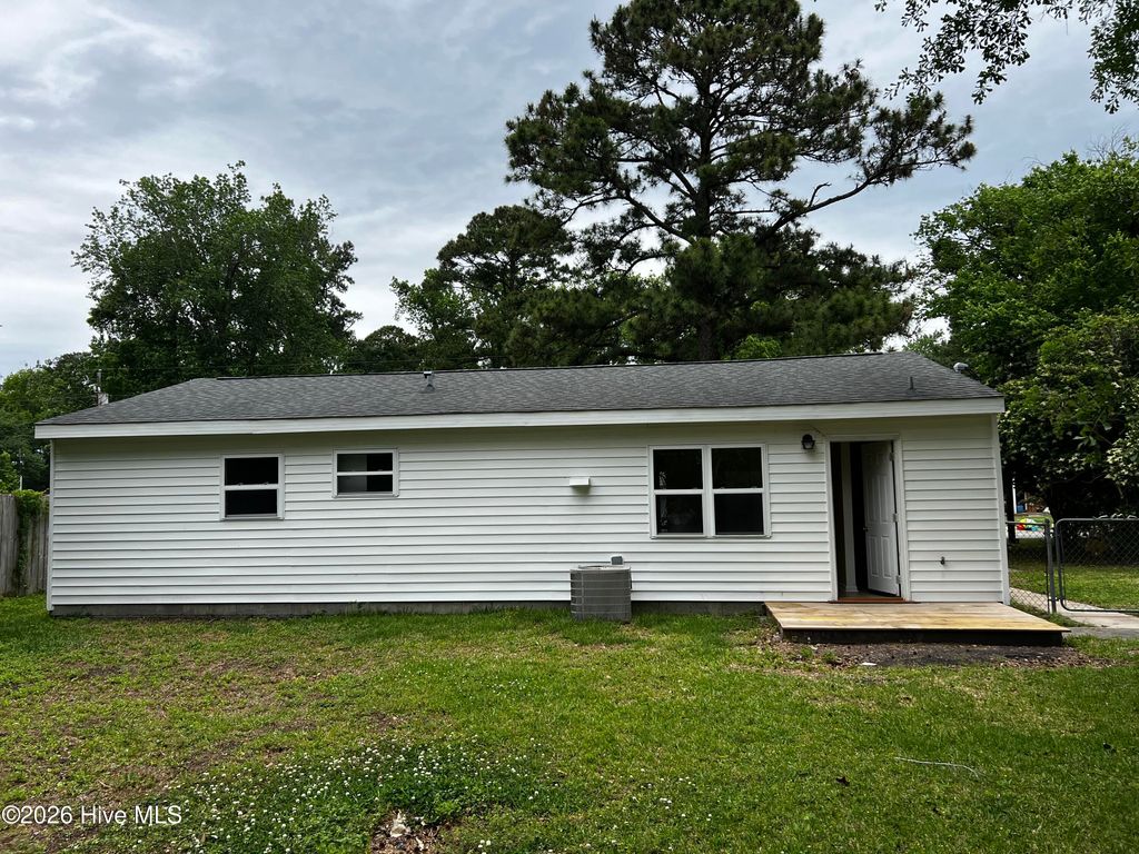 Photo of 109 Ramsey Drive, Jacksonville, NC 28540 (MLS # 100567140)