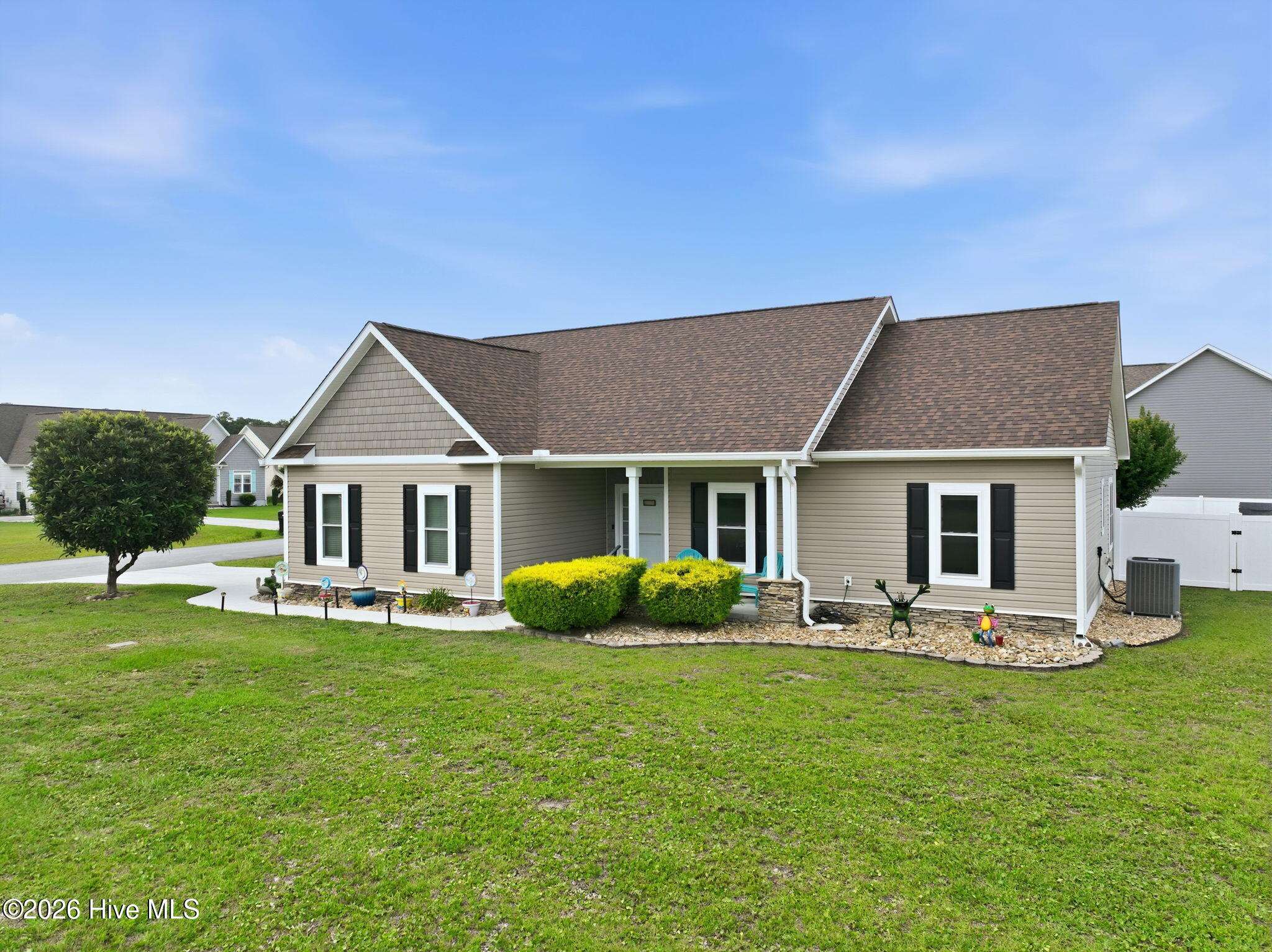 100 Paddle Trail Lane