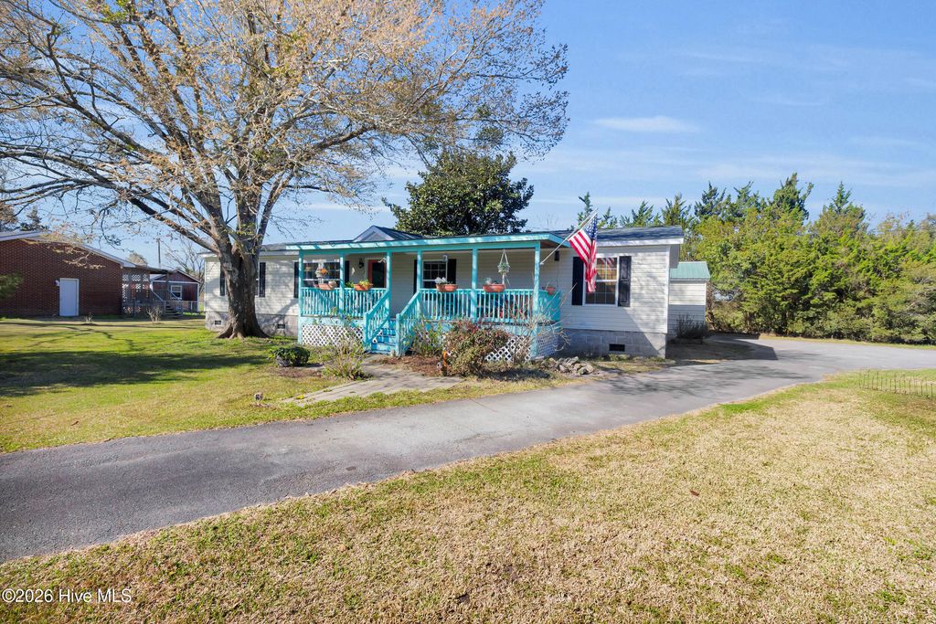 Photo of 1873 Highway 101, Beaufort, NC 28516 (MLS # 100562036)