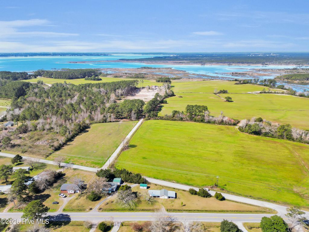 Photo of 1873 Highway 101, Beaufort, NC 28516 (MLS # 100562036)