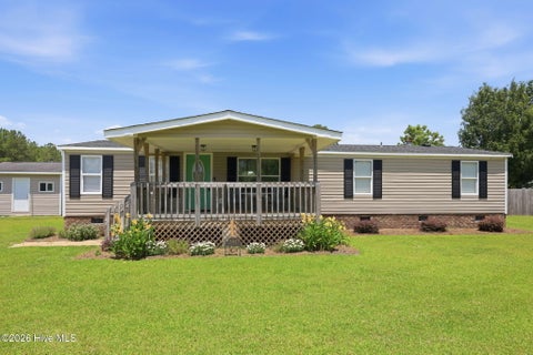 Photo of 204 Kings Parkway, Hubert, NC 28539 (MLS # 100579264)