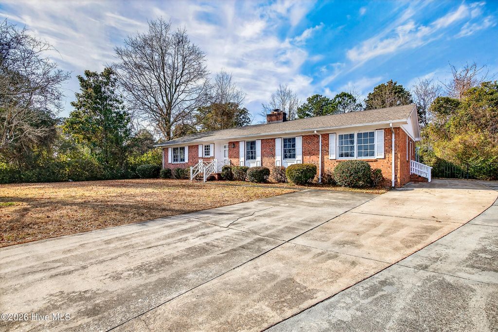 Photo of 1007 Henderson Drive, Jacksonville, NC 28540 (MLS # 100548057)
