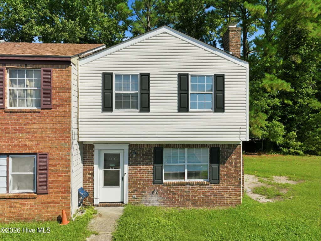 Photo of 400 Myrtlewood Circle, Jacksonville, NC 28546 (MLS # 100596195)
