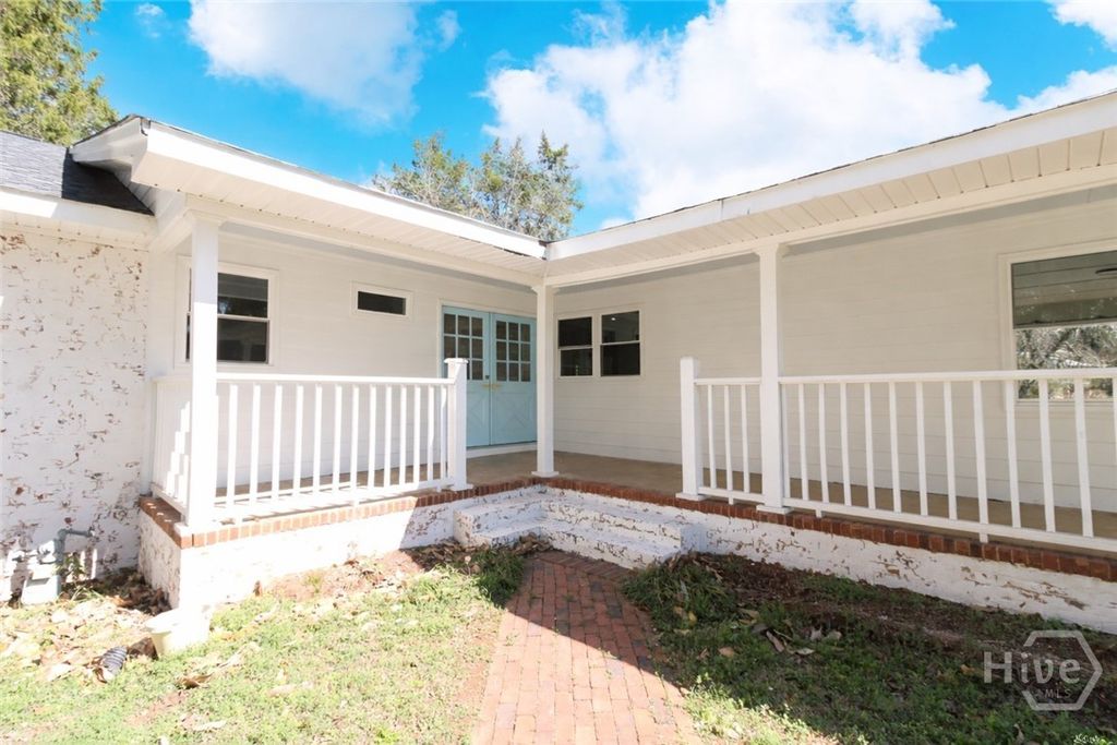 Photo of 100 Williamsburg Lane, Athens, GA 30605 (MLS # CL349700)