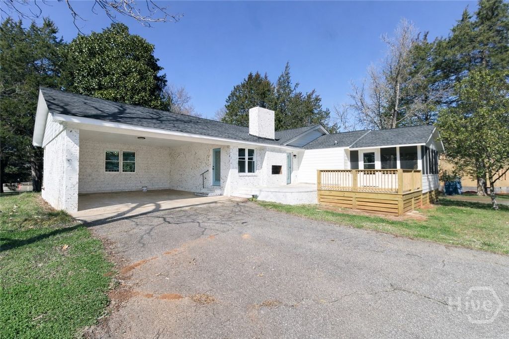 Photo of 100 Williamsburg Lane, Athens, GA 30605 (MLS # CL349700)