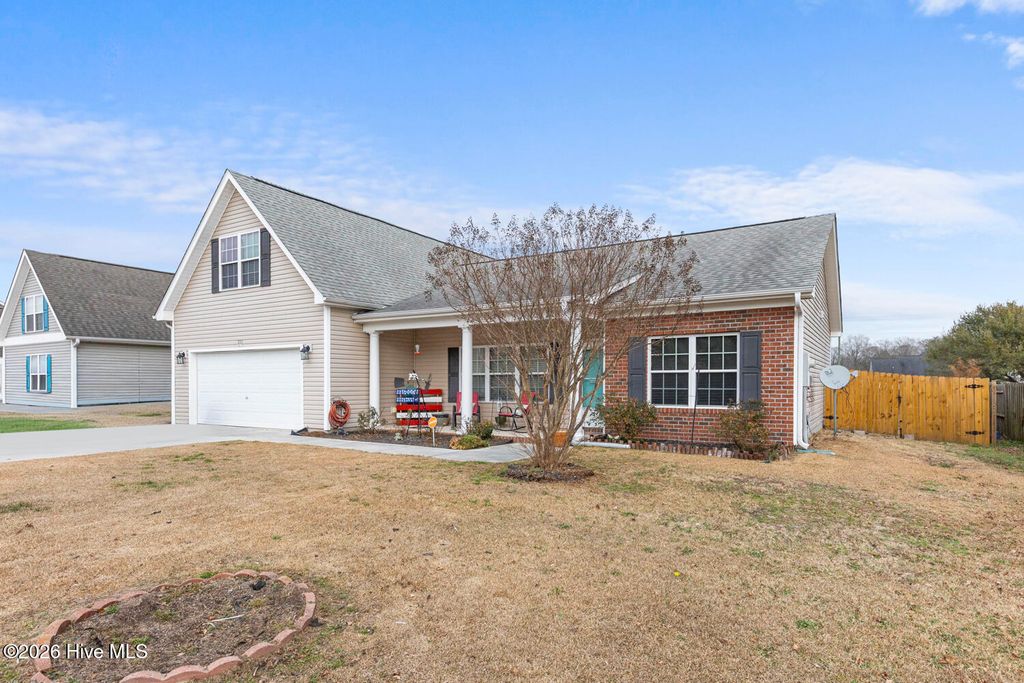 Photo of 225 Bonanza Drive, Richlands, NC 28574 (MLS # 100548901)