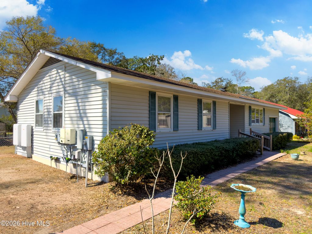 Photo of 139 Stuart Avenue, Southport, NC 28461 (MLS # 100561616)