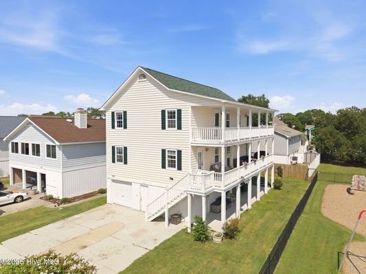 930 RIPTIDE LN, CAROLINA BEACH, NC 28428 - Image ff0404dd38f7fe1f7b7a5c7d2f0dc204/4271369235