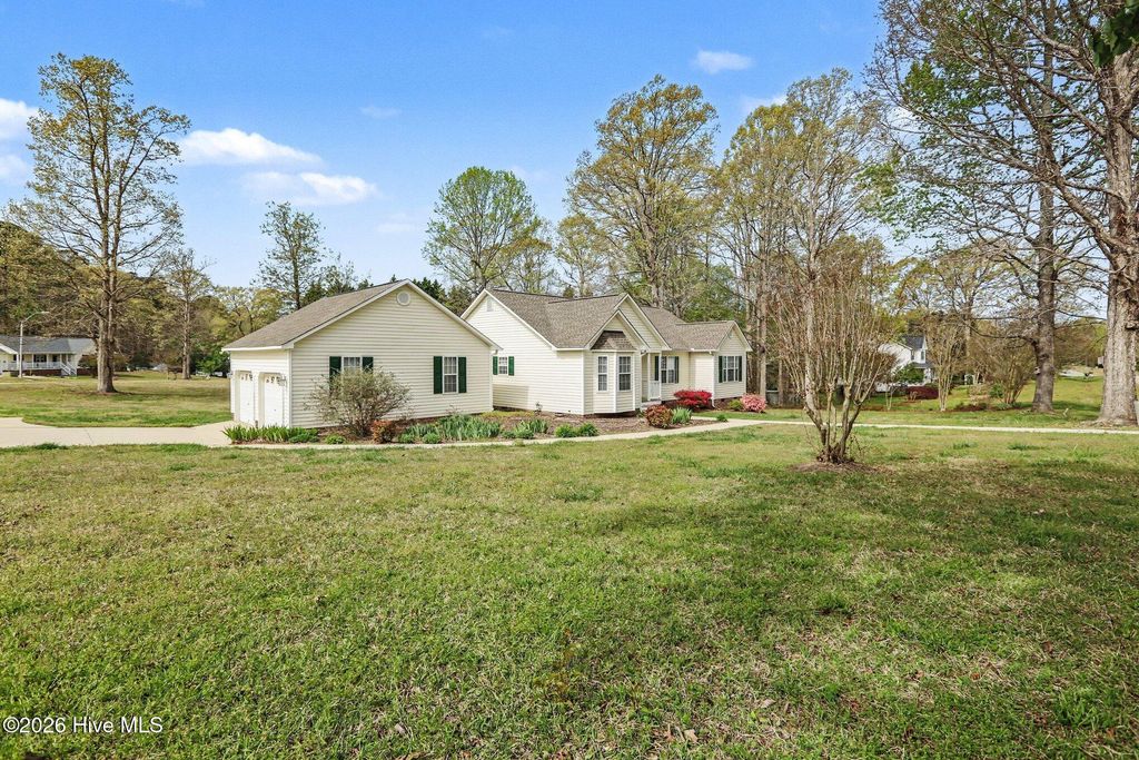 Photo of 127 Churchill Downs Drive, Clayton, NC 27520 (MLS # 100564055)