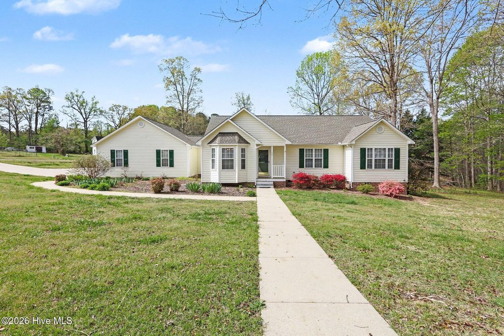 Photo of 127 Churchill Downs Drive, Clayton, NC 27520 (MLS # 100564055)