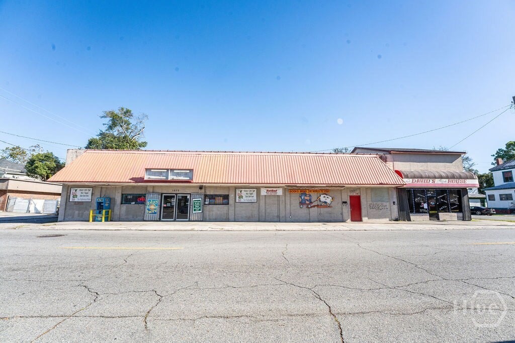 1820 Montgomery Street
