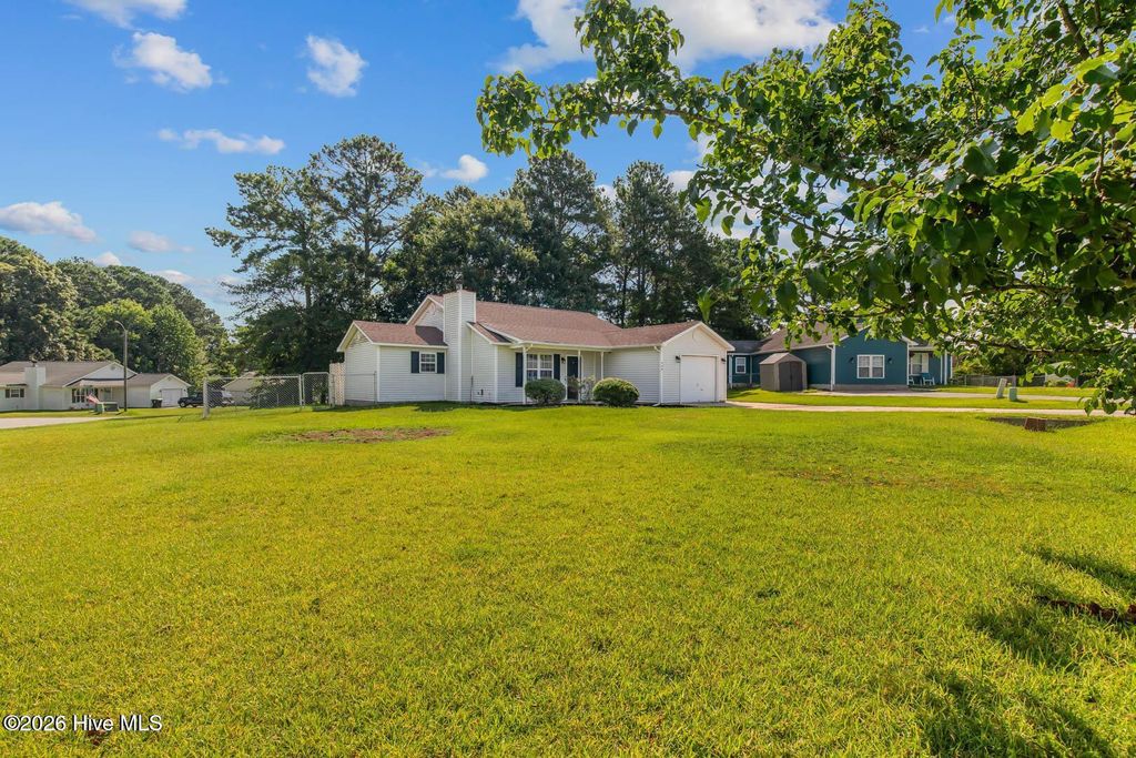 Photo of 408 Bluegrass Circle, Jacksonville, NC 28546 (MLS # 100577036)
