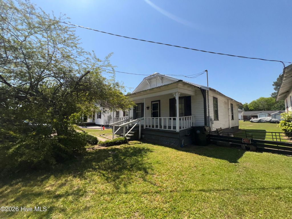 Photo of 702 W Walnut Street, Goldsboro, NC 27530 (MLS # 100575532)
