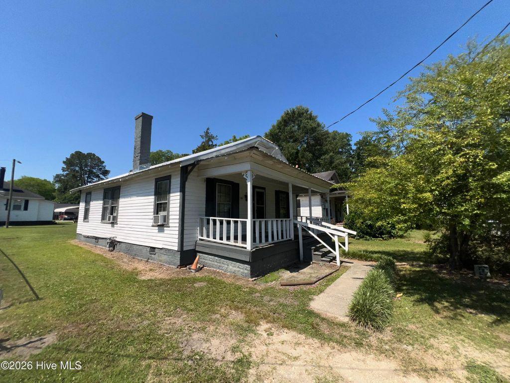 Photo of 702 W Walnut Street, Goldsboro, NC 27530 (MLS # 100575532)