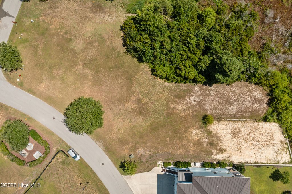 Photo of 703 Cannonsgate Drive, Newport, NC 28570 (MLS # 100554533)