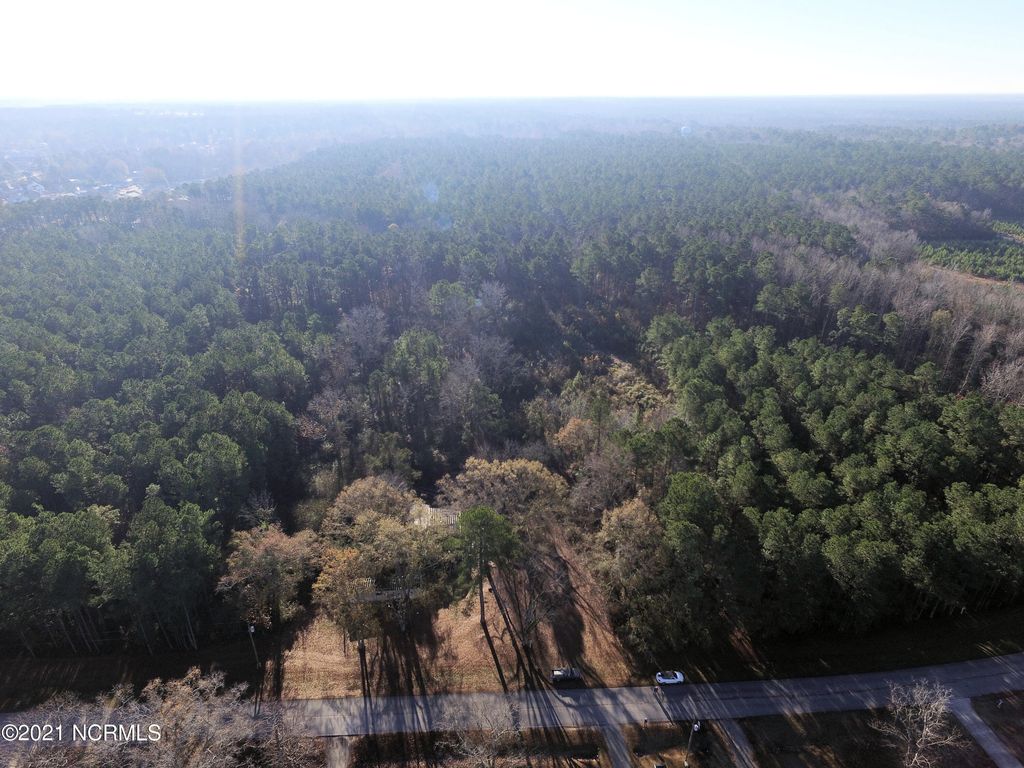 Photo of 403 Old Pollocksville Road, New Bern, NC 28562 (MLS # 100303559)