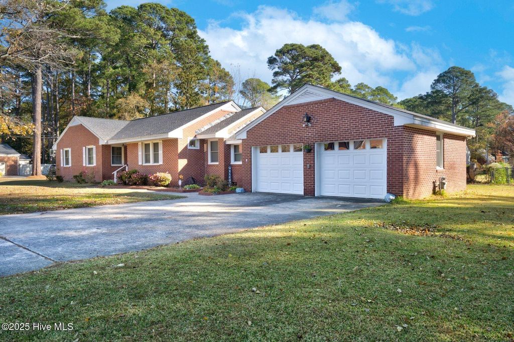 Photo of 902 Treemont Road NW, Wilson, NC 27896 (MLS # 100542415)
