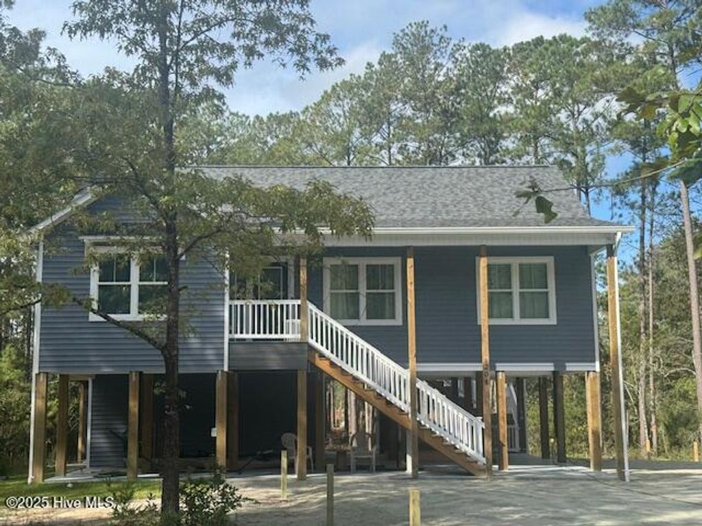 Photo of 1311 Blackbeard Drive, Oriental, NC 28571 (MLS # 100535702)