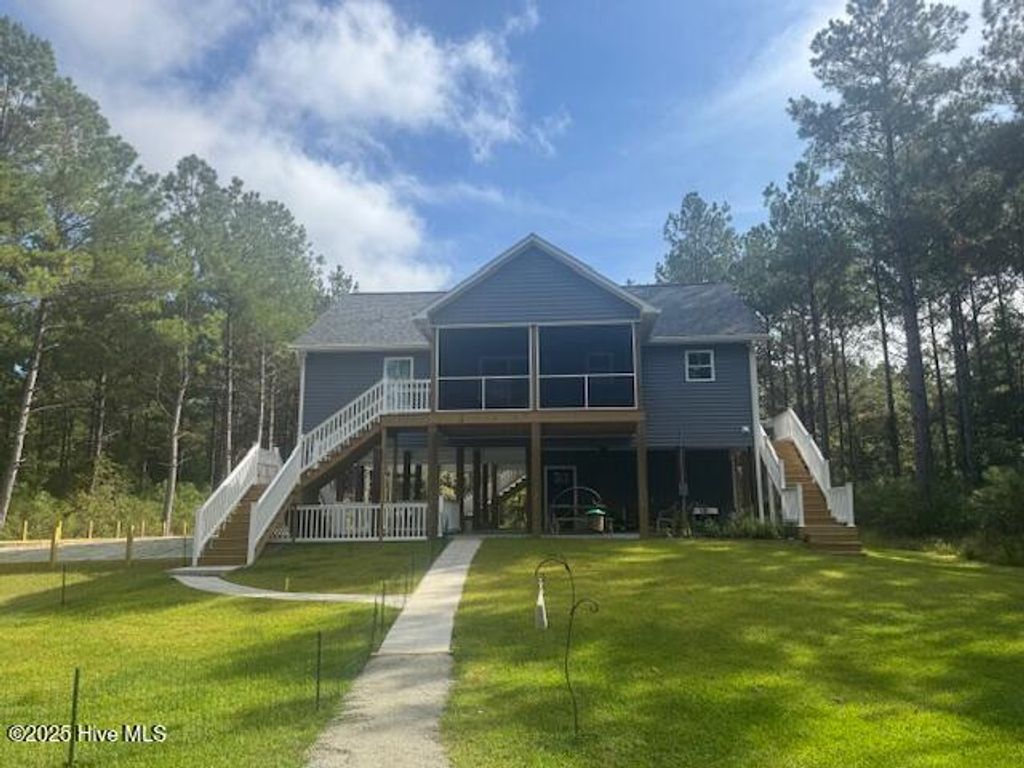 Photo of 1311 Blackbeard Drive, Oriental, NC 28571 (MLS # 100535702)