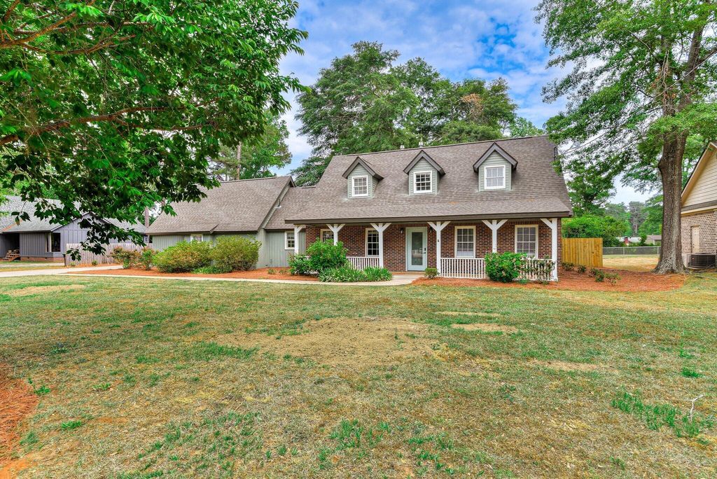 Photo of 135 Lake Bluff Drive, Waynesboro, GA 30830 (MLS # 555106)