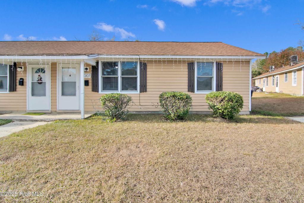 Photo of 1007 Davis Street, Jacksonville, NC 28540 (MLS # 100545966)