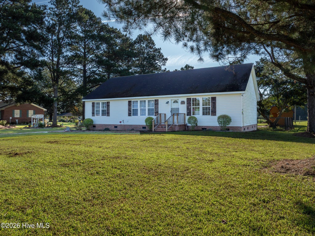 Photo of 169 Luther Banks Road, Richlands, NC 28574 (MLS # 100604426)