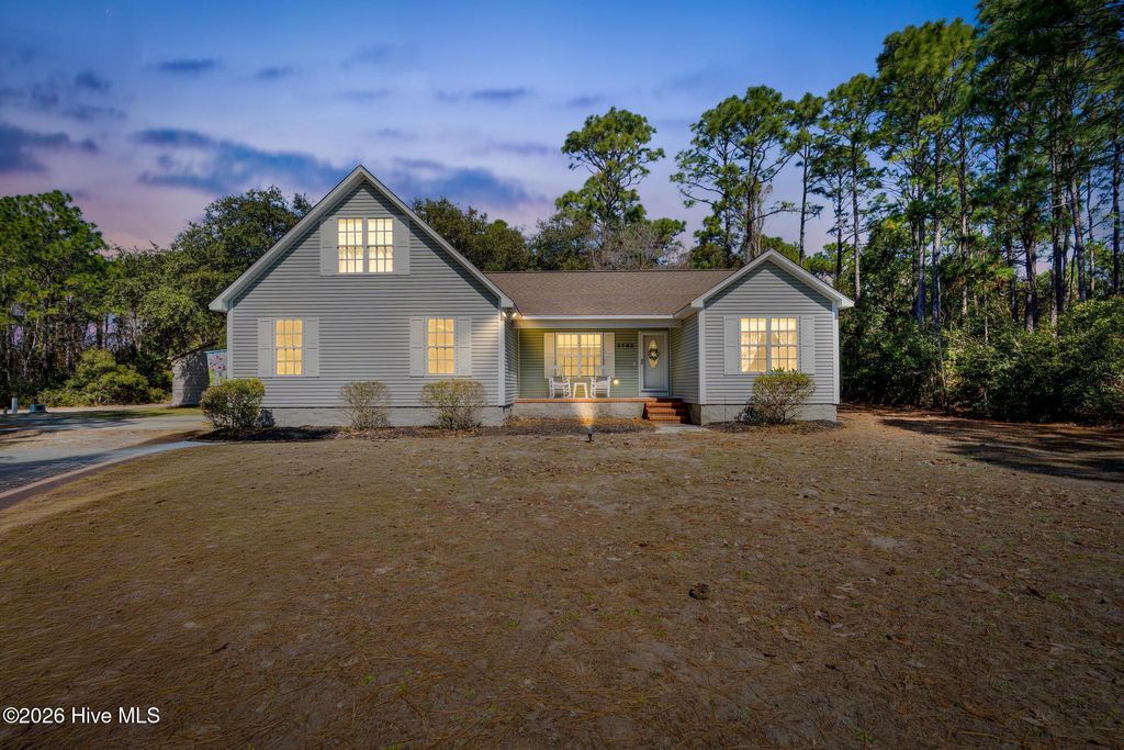 Photo of 3793 Heron Circle SE, Southport, NC 28461 (MLS # 100559055)