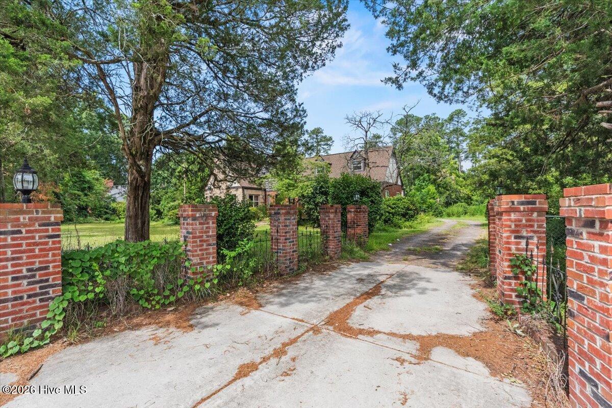 1833 Kissingbower Road