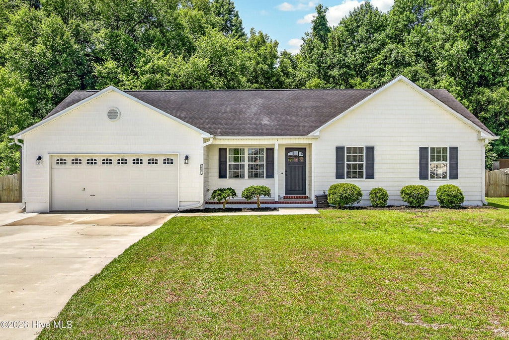 Photo of 107 Cartwright Court, Richlands, NC 28574 (MLS # 100589734)