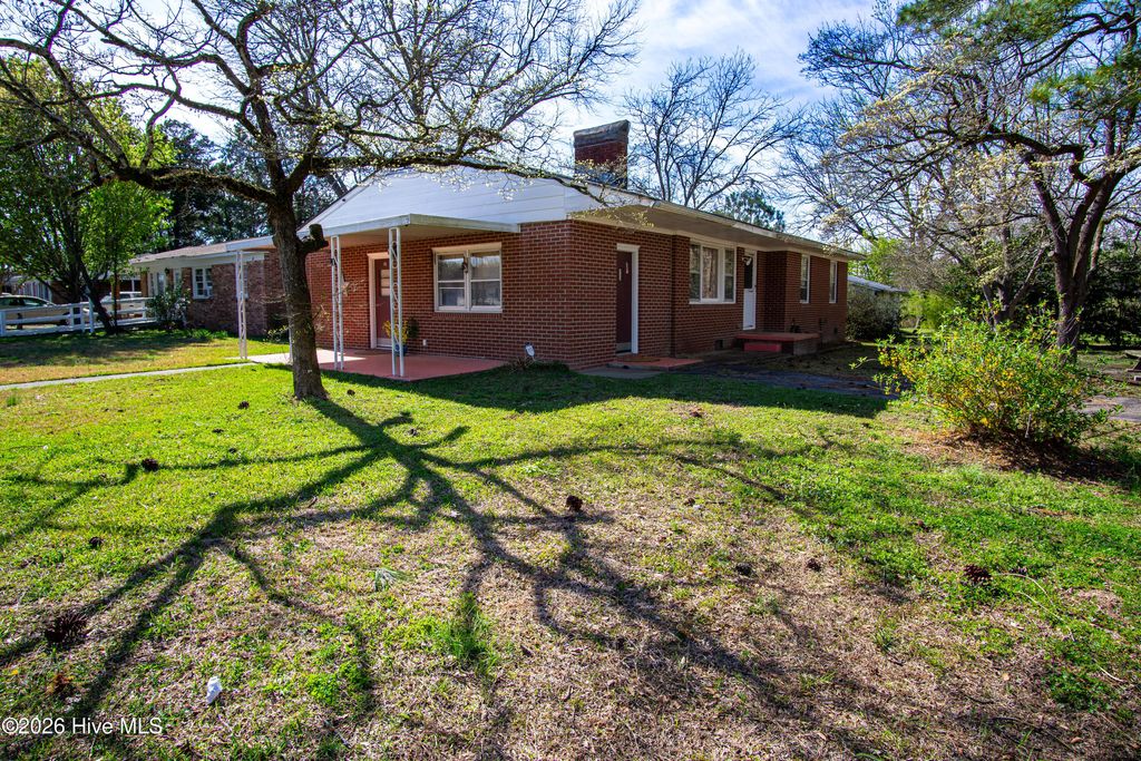 Photo of 111 North Drive, Chocowinity, NC 27817 (MLS # 100562444)