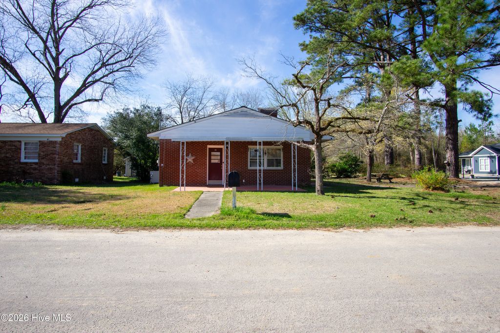 Photo of 111 North Drive, Chocowinity, NC 27817 (MLS # 100562444)