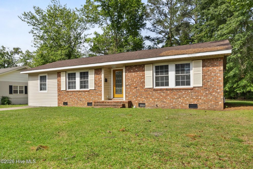 Photo of 616 S Orange Street, Wallace, NC 28466 (MLS # 100575407)