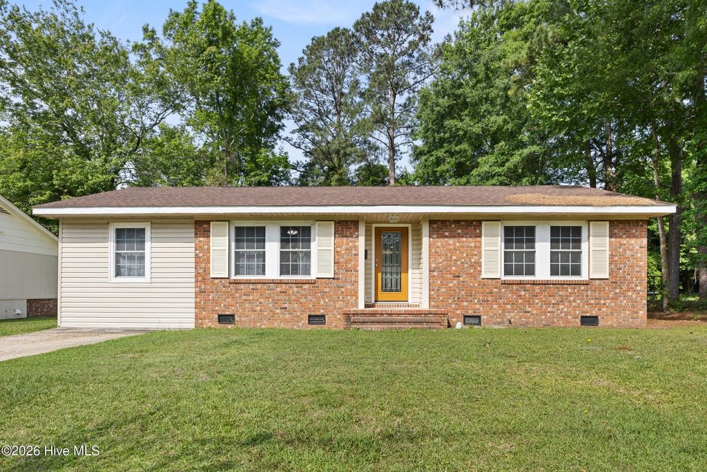 Photo of 616 S Orange Street, Wallace, NC 28466 (MLS # 100575407)