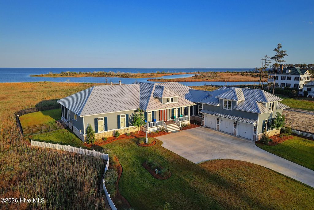 Photo of 76 Soundside Drive, Oriental, NC 28571 (MLS # 100557389)
